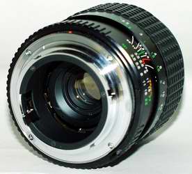Sunaction zoom 35-70mm f/3.5-4.8 MC для неавтофокусных фотоаппартатов MINOLTA